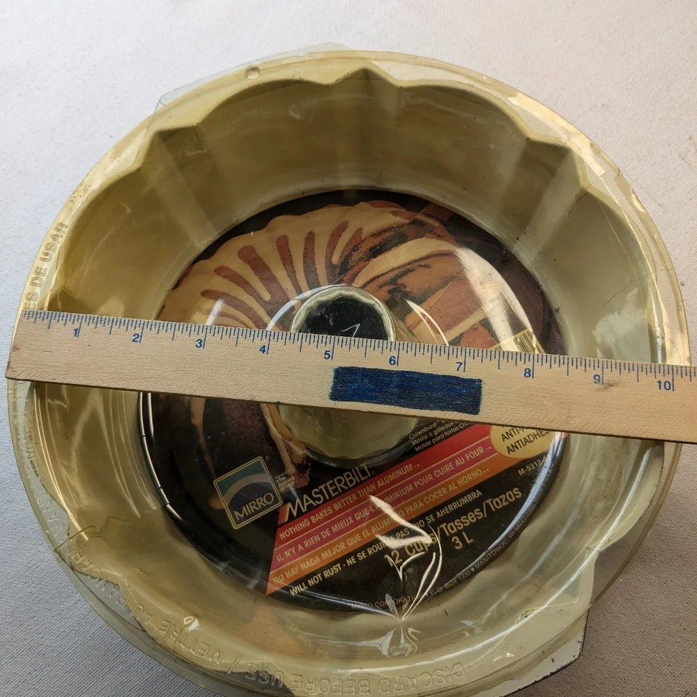 Vintage Nortic Ware Yellow Bundt Cake Pan NWOT Retro Heavy 10
